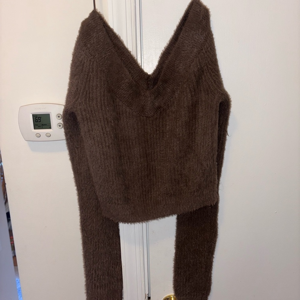 American Eagle Outfitters Fuzzy V-Neck Sweater in Chocolate Brown